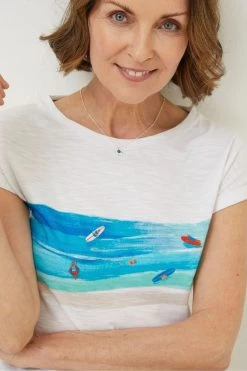 FatFace Natural Surf Graphic T-Shirt 7 FatFace Natural Surf Graphic T-Shirt -Fashion Clothing Store 547274s3