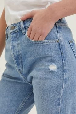 FatFace Blue Sutton Rip Detail Jeans 9 FatFace Blue Sutton Rip Detail Jeans -Fashion Clothing Store 621135s4