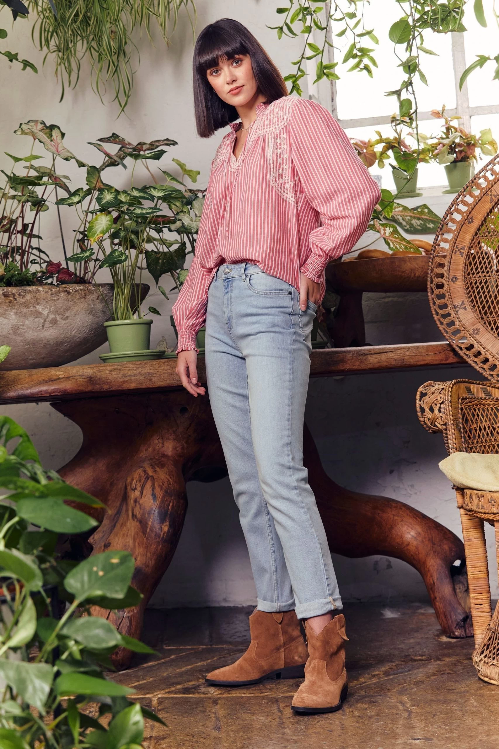 FatFace Blue Chesham Girlfriend Jeans 3 FatFace Blue Chesham Girlfriend Jeans - Image 3