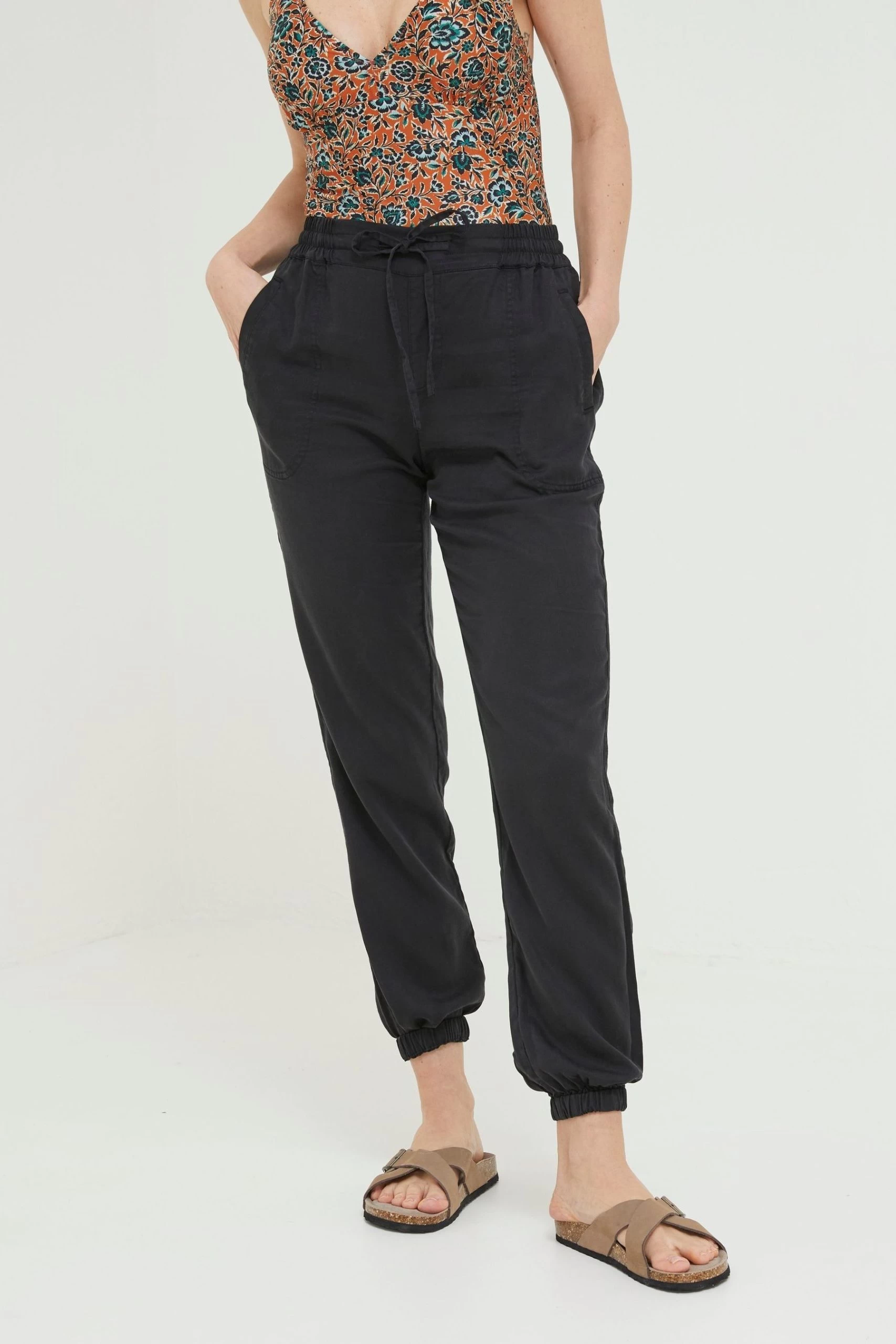 FatFace Black Lyme Plain Joggers 1 FatFace Black Lyme Plain Joggers