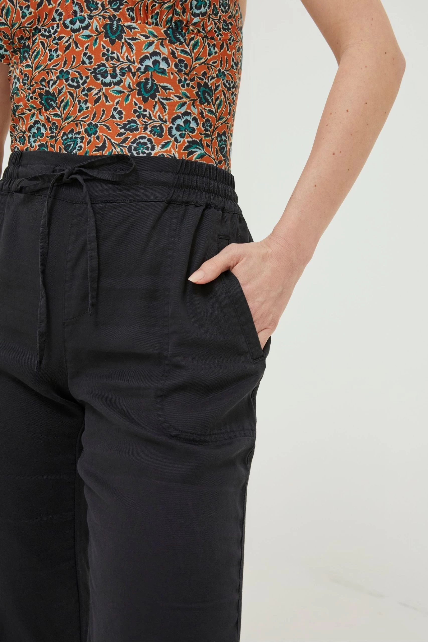 FatFace Black Lyme Plain Joggers 4 FatFace Black Lyme Plain Joggers - Image 4