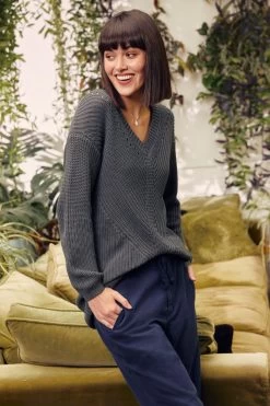 FatFace Green Kayleigh V-Neck Jumper 8 FatFace Green Kayleigh V-Neck Jumper -Fashion Clothing Store D57814s4