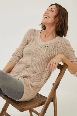 FatFace Natural Kayleigh V-Neck Jumper -Fashion Clothing Store D57873s3