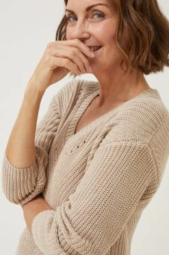 FatFace Natural Kayleigh V-Neck Jumper -Fashion Clothing Store D57873s4