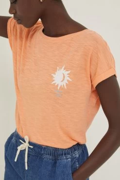 FatFace Orange Ivy Breathe Deeply Graphic T-Shirt -Fashion Clothing Store D69776s3