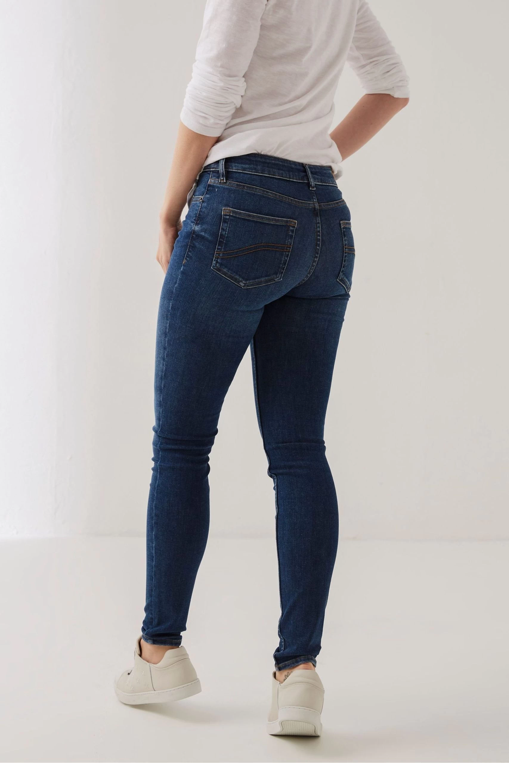 FatFace Blue Harlow Highwaist Skinny Jeans 2 FatFace Blue Harlow Highwaist Skinny Jeans - Image 2